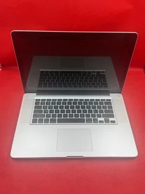 LIMPIO Apple MacBook Pro 15" A1286 2008 2.53GHz C2Duo 4GB RAM, SIN HDD—¡PARA REPUESTOS! Foto 1 de 4
