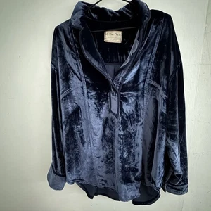 We The Free People Luxy Solid Velvet Shirt Top Womens Small Dark Blue Oversized - Picture 1 of 11
