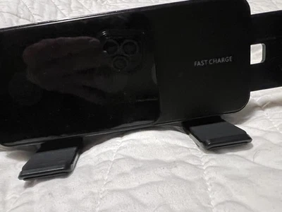 Soporte de montaje de cargador de teléfono inalámbrico para automóvil ventilación de aire carga rápida universal Foto 1 de 4