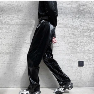 Hombres Punk Imitación Cuero Pantalones Pantalones Brillantes Informales Piernas Rectas Negro PU Moda - Imagen 1 de 13