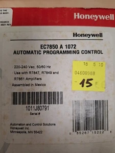 Honeywell EC7850 A 1072 automatic programming control - Picture 1 of 5