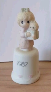 Precious Moments 1987 "Liebe ist das beste Geschenk von allen" Fingerhut 109843 - Bild 1 von 7