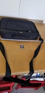 Case Logic Umhängetasche Laptoptasche (#203) - Bild 1 von 8