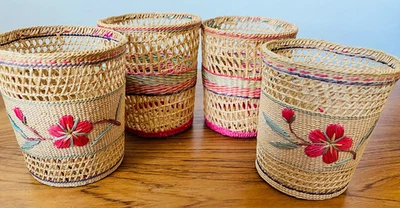 Винтажные рукава-стакан из ротанга с соломенными цветами — набор из 4 богемных MCM - Изображение 1 из 4