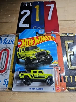 Jeep Gladiator amarillo neón Hot Wheels '20 Foto 1 de 3