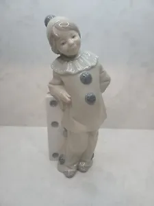 Lladro Girl (Clown) with Domino (Nena Domino) #1175 . Hand Painted. No Box - Picture 1 of 7
