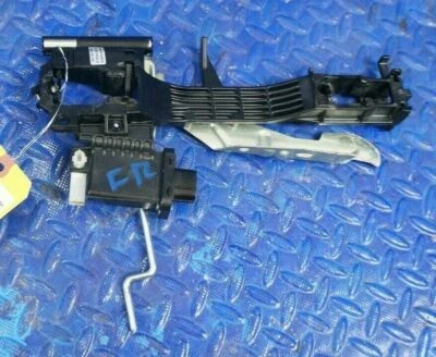 Lexus GS 350 2007-2011 OEM montaje de soporte de manija de puerta lateral derecha delantera derecha Foto 1 de 4