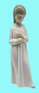 NAO By Lladro Girl With Candle Figurine Hand Made In Spain Nightgown - Picture 1 of 9
