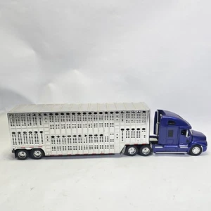 Freightliner Century Class S/T Diecast Truck with Chrome Livestock Trailer 1:32 - Picture 1 of 14
