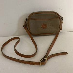 Dooney & Bourke Pebbled Leather Two Tone Kilty Crossbody VNTG - AUSGABEN!!! - Bild 1 von 16