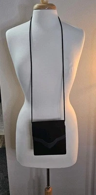 Cartera de noche vintage de terciopelo negro Le Regale Foto 1 de 4