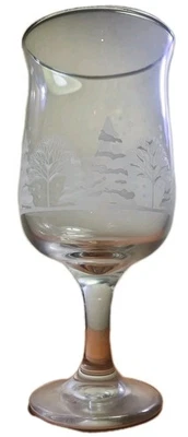 葡萄酒杯蚀刻雪拉登树和圣诞树 — 第 1/4 张图片