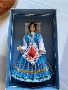 Muñeca folclórica vintage, recuerdo europeo - Imagen 1 de 3