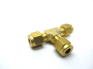 DK-Lok DT-4-B Brass 1/4" Union Tee Fitting - Picture 1 of 4