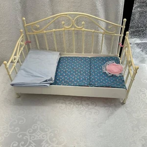 Vintage 1988 Hasbro Day Dreamin Maxie Doll Bed Blue Floral Mattress & Pink Pillo - Picture 1 of 6