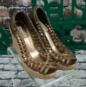 Steve Madden "ERICA" Womens 7 Gold Metallic Peep Toe Wedge Heels - Picture 1 of 9