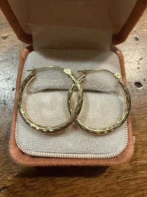 Vintage Estate 14k Yellow Gold Thin Diamond Cut 20mm Hoops Classic Lightweight - Image 1 of 4