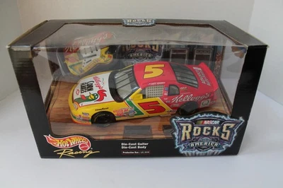 Coche y guitarra Terry Labonte Kelloggs 1999 Hot Wheels NASCAR Rocks America 1:24 #5 Foto 1 de 4