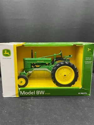 Ertl Tomy JOHN DEERE 1947 Model BW Styled Tractor 1/16 Diecast B New! - Image 1 of 4