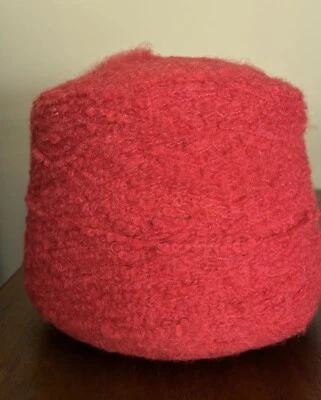 1070g Italy PECCI Loop Yarn Cone 39% Wool 22% Alpaca 25% Acrylic Red - Image 1 of 4