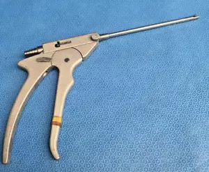 Dyonics Arthroscopy Suction Punch 5.2mm - Picture 1 of 3