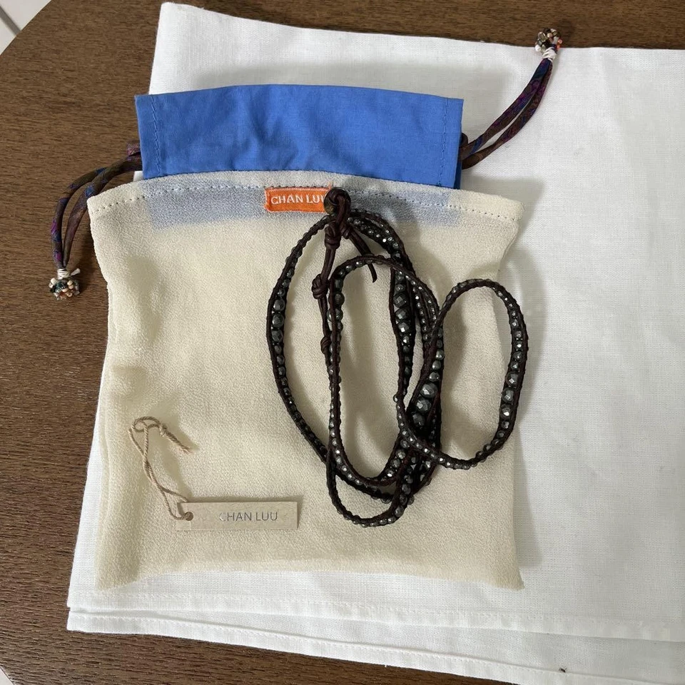 Pulsera de cuentas de cuero Chan Luu marrón oscuro gris 45 envoltura con bolsa usada Foto 1 de 4