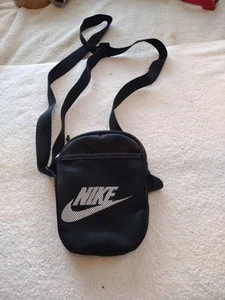 Mini Nike Mesh Shoulder Bag - Picture 1 of 4