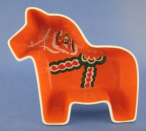 Dala Horse Plato de Arte Popular Sueco Diseño Sagaform por Ylva Olsson Naranja - Imagen 1 de 3