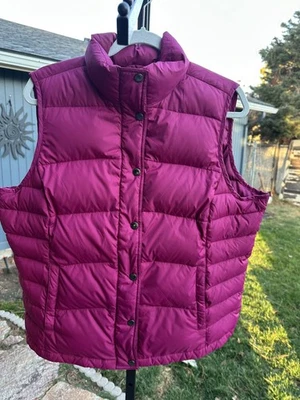 Women’s Lands End Fuchsia Puffer Vest Quilted Polyester/Down Blend. Size L - Image 1 of 4