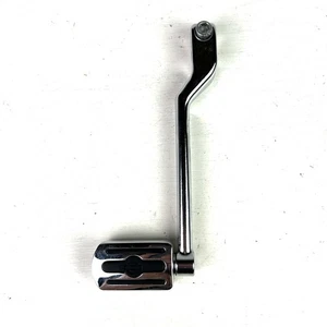 Pedal y brazo Harley Davidson Kicker cromo negro almohadilla logotipo Harley - Imagen 1 de 6