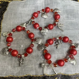 Hand Crafted 3 Beaded Charm Stretch Bracelets Parts Crafting Lot CRF2-36 - Foto 1 di 7