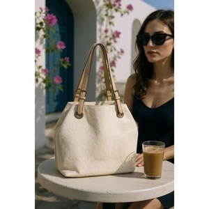 Bolso de hombro Michael Kors blanco firma monograma charol - Imagen 1 de 6