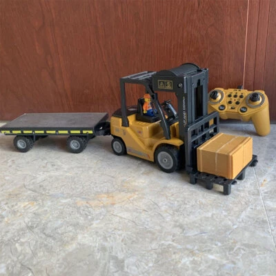 1:24 Remote Control Crane Forklift with Trailer 2.4GHz RC Crane Toy - Image 1 of 4