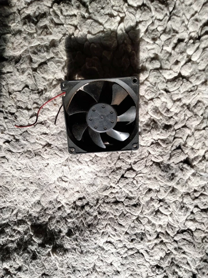 HP Compaq D310 D31D Case Fan 282318-001 NMB 3110GL-B4W-B59 free P&P - Image 1 of 1