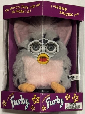 1998 ВИНТАЖНЫЙ FURBY (леопард) серо-розовый с серыми глазами (70-800) - новый и запечатанный - Изображение 1 из 4