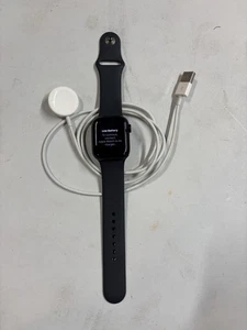Apple Watch Series 9 41mm Boîtier en Aluminium avec Bracelet Sport - Minuit, S/M (GPS)... - Photo 1 sur 2