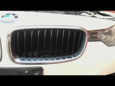 Driver Grille Upper Bumper Mounted Base Fits 12-18 BMW 320i 723978 Foto 1 de 4