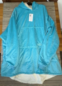 NWT The COMFY Original Aqua Wearable Blanket Adult Size Sherpa Lined Cozy - Picture 1 of 6