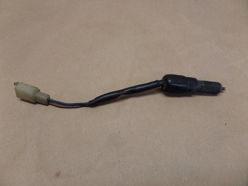 Interruptor de luz de freno Kawasaki Ninja ZX11 ZX1100D 1997 Foto 1 de 1
