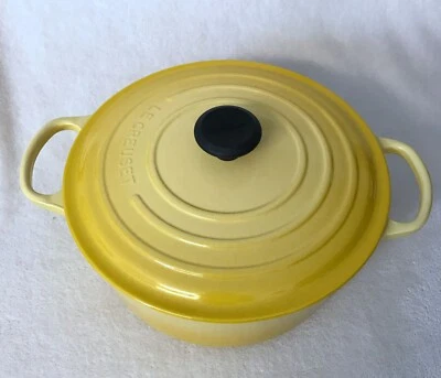 Le Creuset Round Casserole Oven 9 Qt Enameled Cast Iron Soleil Yellow New In Box - Image 1 of 3