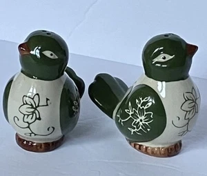Glazed Ceramic Green / Cream Birds Salt And Pepper Shakers 3 Inches - Picture 1 of 8