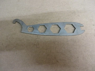  LLAVE C VINTAGE (GANCHO) + LLAVE HEXAGONAL MÚLTIPLE - llave bicicleta Foto 1 de 4