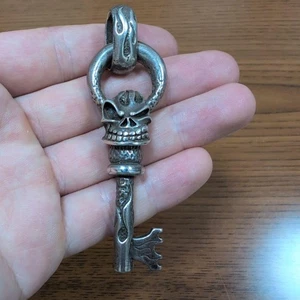 Starlingear Flaming Skeleton Key Pendant #1103 - Picture 1 of 4