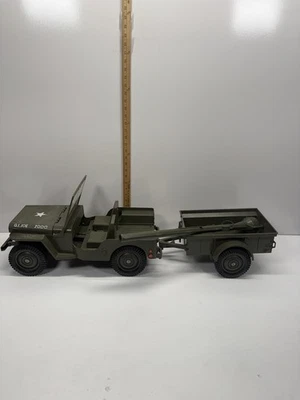 Jeep militar GI Joe de colección de los años 70 con remolque cañón cohete Hasbro EE. UU. Foto 1 de 4