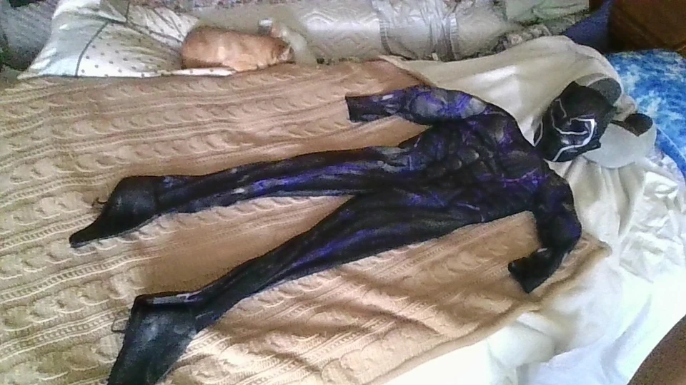 Marvel Vengadores Rubíes Disfraz Niños Talla S (5/6) 3-D Acolchado Músculos Máscara Plástica Foto 1 de 4