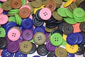 4 Stück ☆ 4 loch ☆ Knopf ☆ Bunt ☆ 20 mm Matt ☆ Jacke, Hose oder Hemd ☆ - Bild 1 von 5