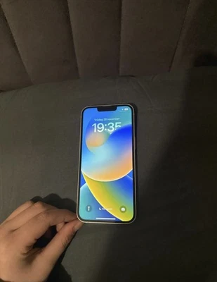 Apple iPhone 13 - 128GB - Galassia (Sbloccato) - Immagine 1 di 4