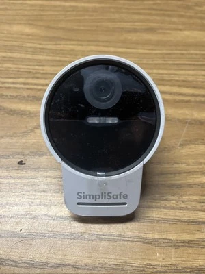 SimpliSafe Outdoor Security Camera CM021 - Image 1 of 4