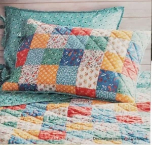 The Pioneer Woman Quilt Shams Set Taglia Standard “Floral Patch” (20”x26”) Nuovo con etichette - Foto 1 di 4
