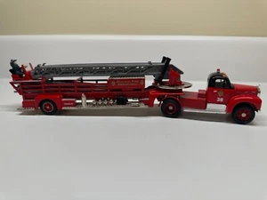 CORGI - Mack B Series Aerial Ladder Fire Truck - Chicago FD #38 - Picture 1 of 10